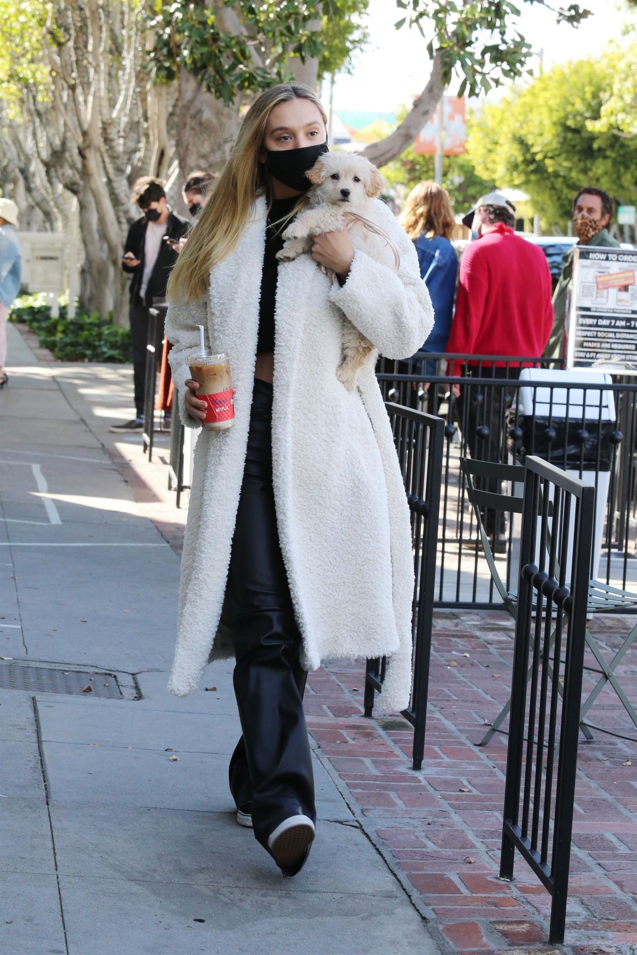 Alexis Ren Street Style - West Hollywood 03/11/2021 • CelebMafia