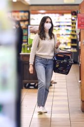 Alison Brie - Grocery Shopping in LA 03/26/2021