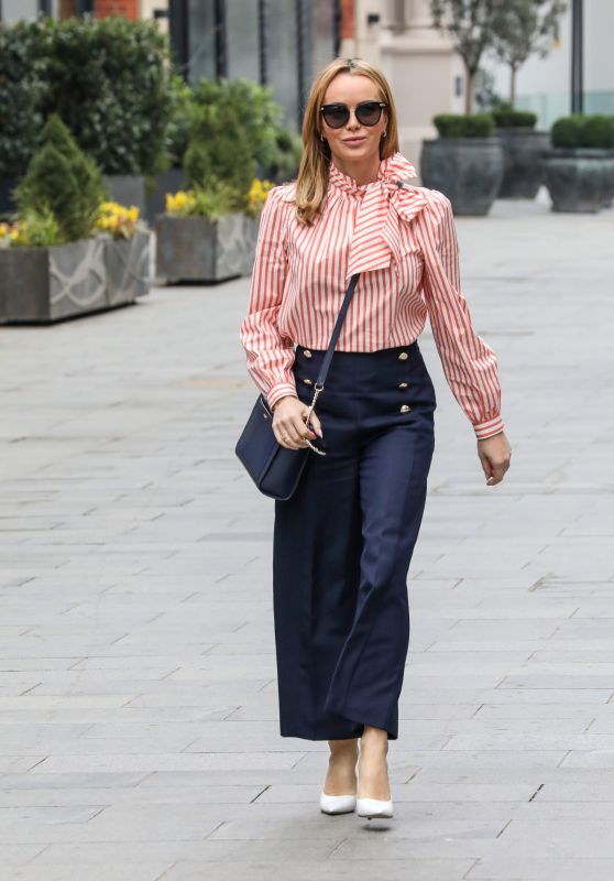Amanda Holden - Out in London 03/08/2021