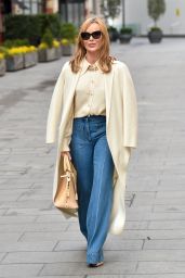 Amanda Holden Street Style - London 03/16/2021