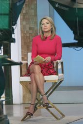 Amy Robach - Good Morning America in New York 03/25/2021