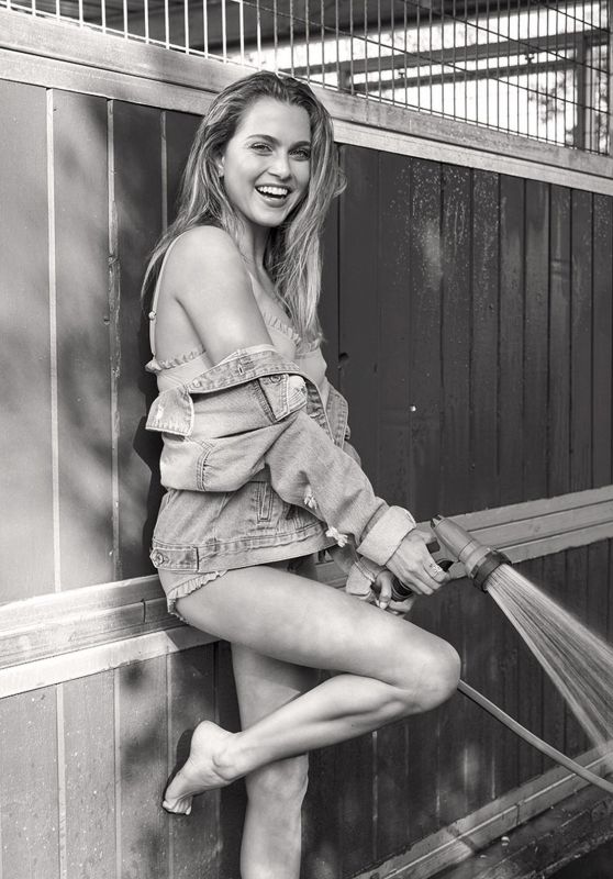Anne Winters - Photoshoot March 2020