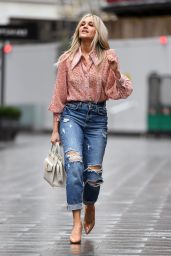 Ashley Roberts in Ripped Jeans - London 03/08/2021