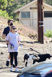 Ava Phillippe - Out for a Hike in Brentwood 03/19/2021