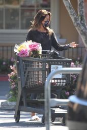 Brooke Burke - Makes a Flower Purchase at Ralphs in Malibu 03/05/2021