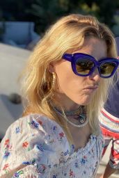 Busy Philipps 03/30/2021