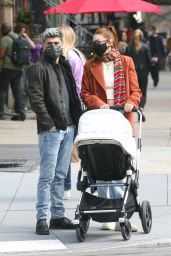 Gigi Hadid and Zayn Malik With Their Daughter in New York 03/25/2021