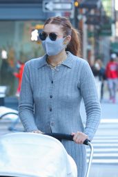 Gigi Hadid - Out in New York 03/29/2021