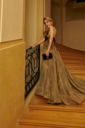 Gillian Anderson - Golden Globes 2021 Photos