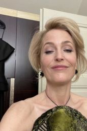 Gillian Anderson - Golden Globes 2021 Photos