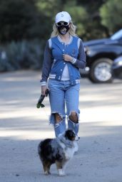 Holly Madison - Out For Hike in LA 03/02/20201