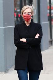 Jane Lynch - Out for a Stroll in Manhattan’s Soho Area 03/11/2021