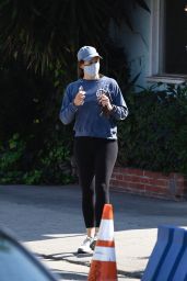 Jennifer Garner in Tights - Santa Monica 03/06/2021