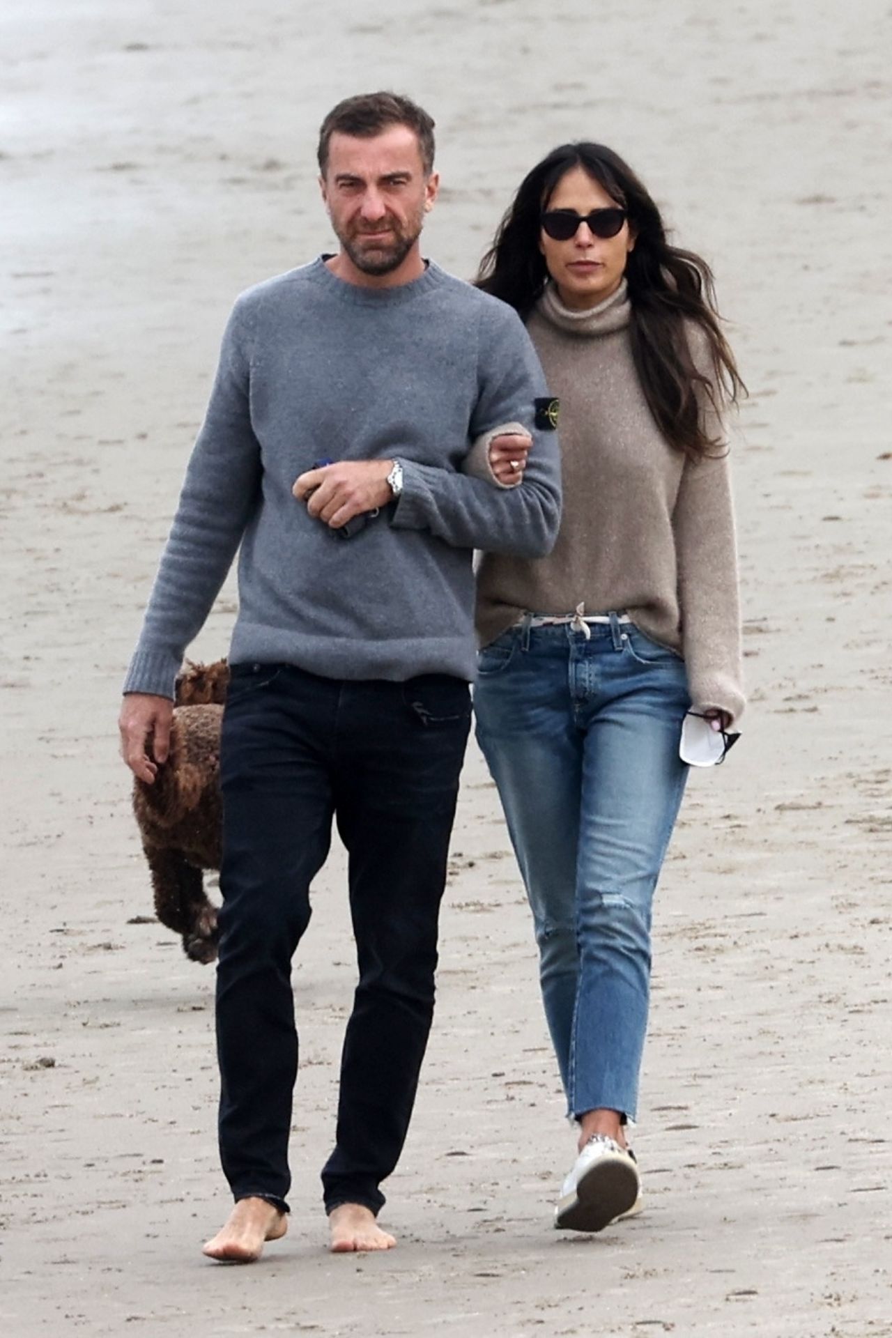 Jordana Brewster With Her Boyfriend - Beach in Santa Monica 03/09/2021