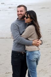 Jordana Brewster With Her Boyfriend - Beach in Santa Monica 03/09/2021