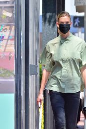 Karlie Kloss in Casual Outfit - Miami 03/24/2021