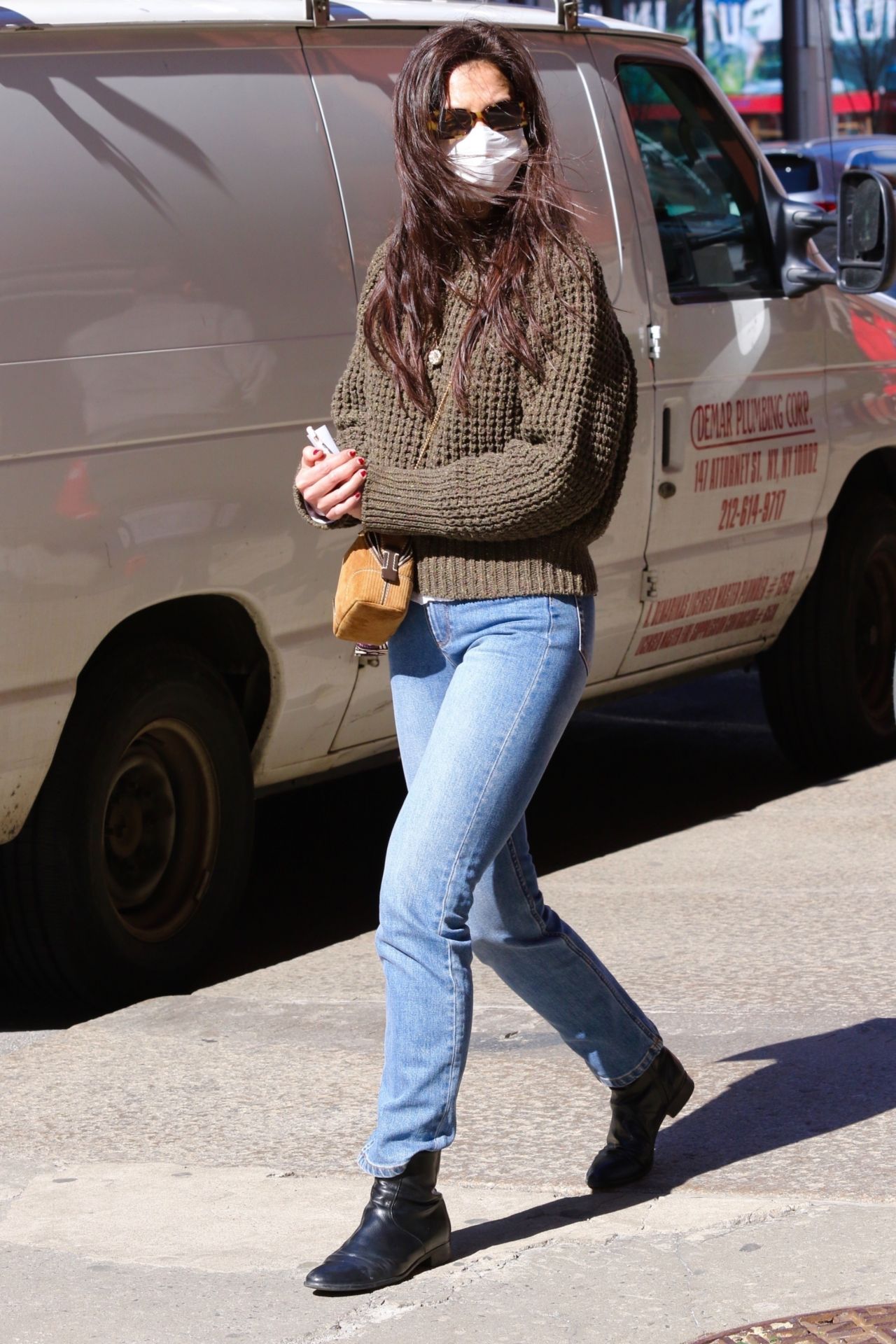 Katie Holmes in a Dark Green Sweater and Jeans - Shopping in NYC 03/14 ...