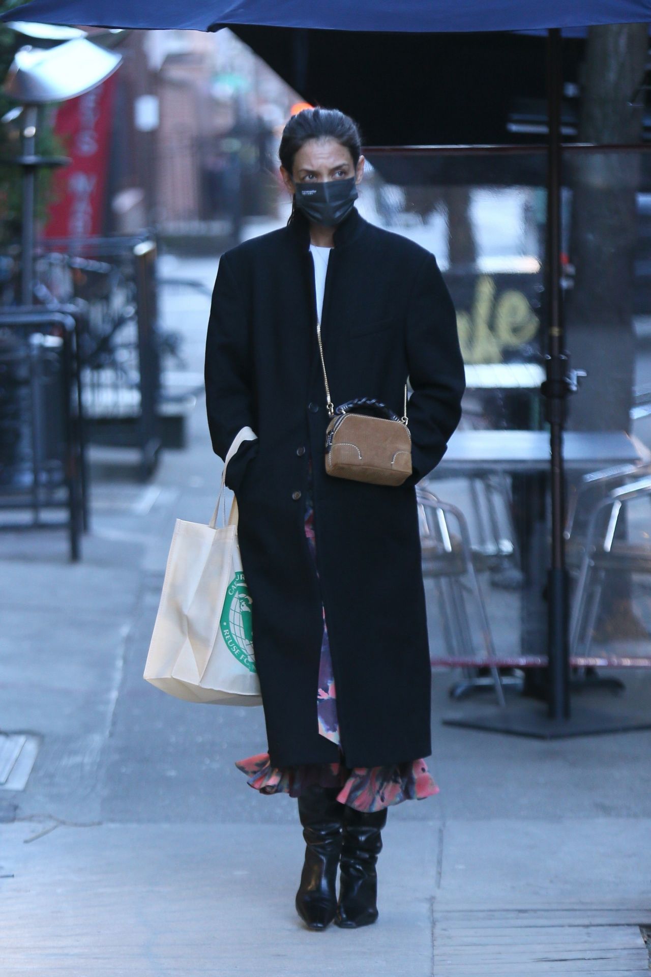 Katie Holmes in Warm and Stylish Ensemble - Shopping in New York 03/05 ...