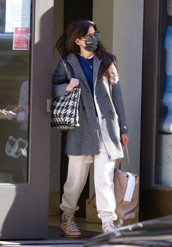 Katie Holmes Street Style - Shopping in NYC 03/15/2021
