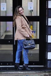 Kelly Brook in a Smart Blazer and Blue Jeans 03/03/2021