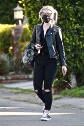 Kelly Osbourne Street Style - Los Angeles 03/21/2021