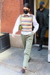 Kendall Jenner Street Style - NYC 03/21/2021