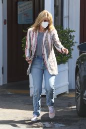 Laura Dern at Brentwood Country Mart 03/16/2021