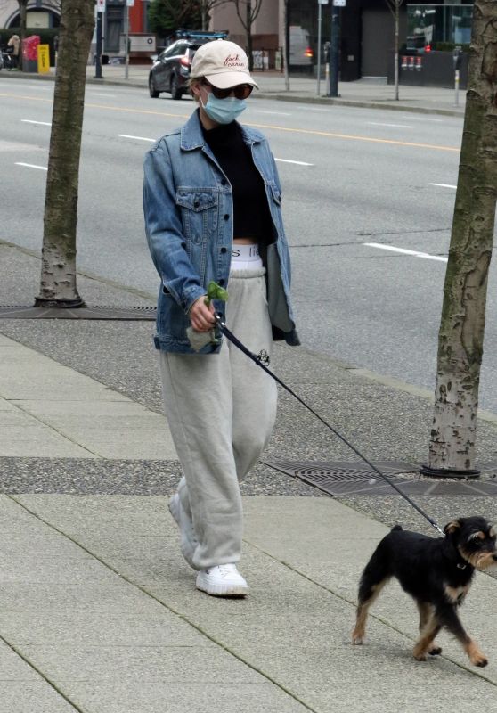 Lili Reinhart - Out in Vancouver 03/02/2021