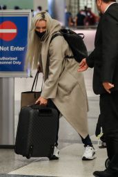 Lindsey Vonn in Travel Outfit - Los Angeles 03/29/2021