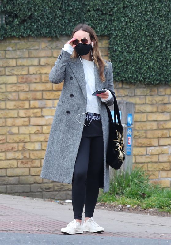 Olivia Wilde – Out in London 03/24/2021