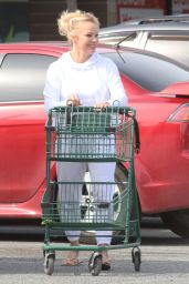 Pamela Anderson Grocery Shopping 03/19/2021