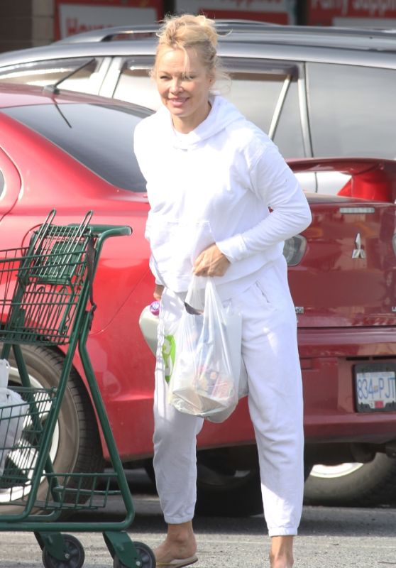 Pamela Anderson Grocery Shopping 03/19/2021