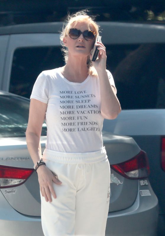 Sandra Lee - Out in Los Angeles 03/02/2021