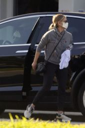 Sarah Michelle Gellar - Grocery Shopping in Brentwood 03/21/2021