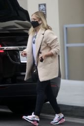 Sarah Michelle Gellar - Out in Brentwood 03/18/2021