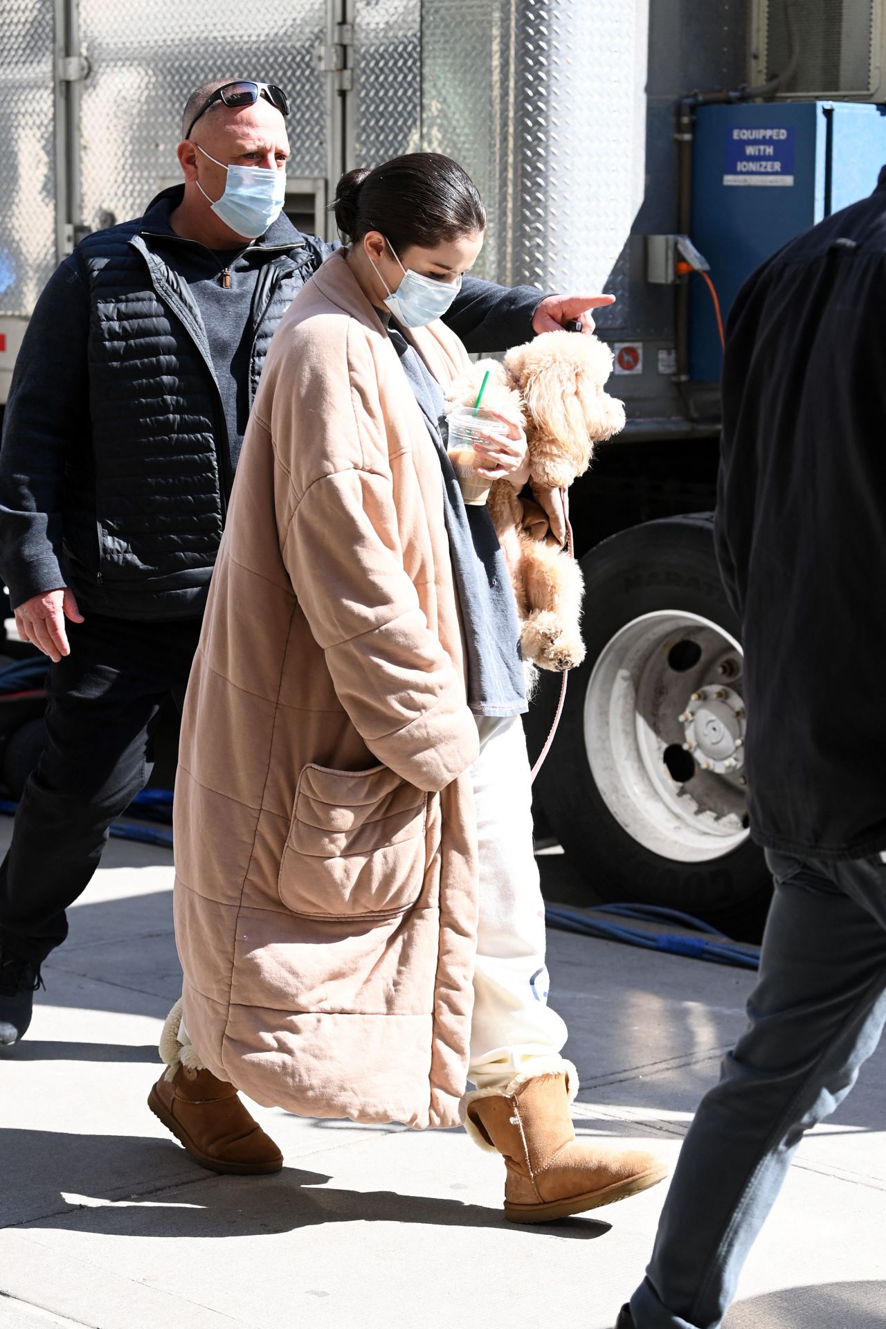 Selena Gomez - Shopping in NYC 01/25/2021 • CelebMafia