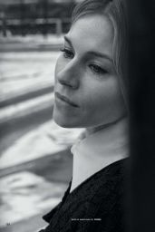 Sienna Miller - L