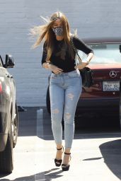 Sofia Vergara in Tight Jeans - Shopping in Beverly Hills 03/19/2021