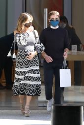 Zulay Henao - Shopping at the Apple Store in Beverly Hills 03/21/2021