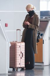 Anya Taylor-Joy - Arrives to JFK Airport in NY 04/24/2021
