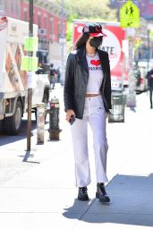 Bella Hadid - Shopping in New York City 04/23/2021