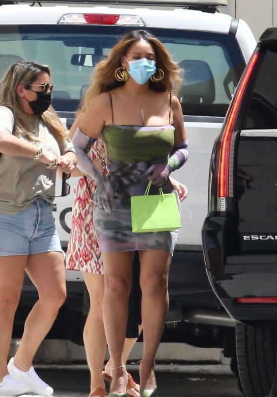 Beyonce - Out in Miami 04/17/2021