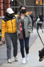 Emily Ratajkowski - Out in New York 04/22/2021