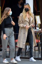 Frida Aasen - Having Lunch in NYC 04/27/2021