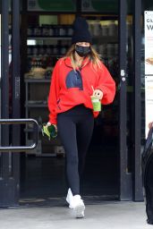 Hailey Rhode Bieber Stops For a Healthy Drink in West Hollywood 04/13/2021