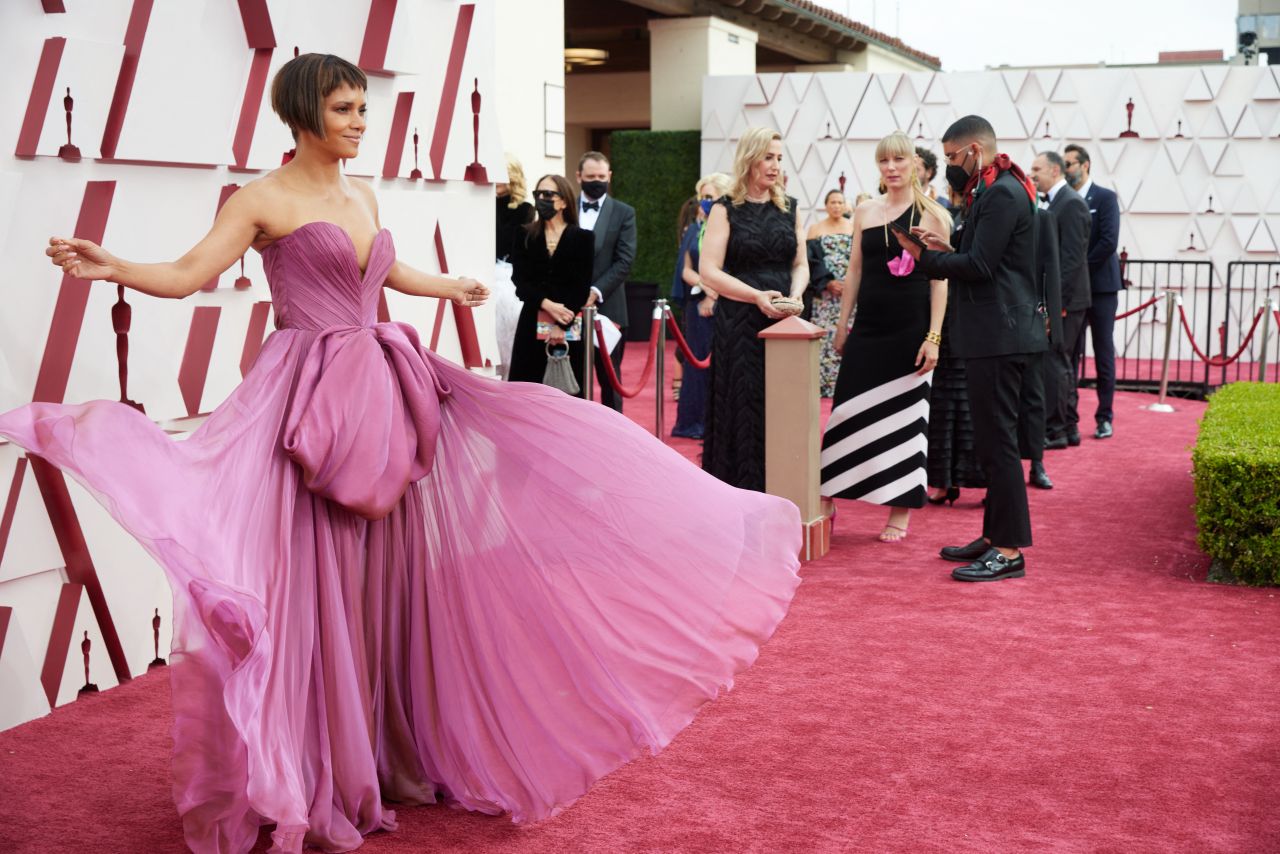 Halle Berry – 2021 Academy Awards • CelebMafia