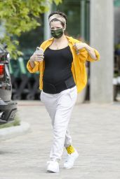 Halsey - Shopping for Groceries in Los Angeles 04/21/2021