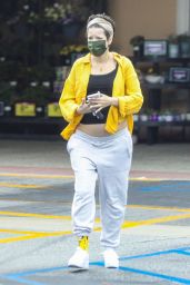 Halsey - Shopping for Groceries in Los Angeles 04/21/2021