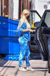 Holly Madison in Casual Outfit 04/02/2021