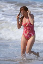 Isla Fisher in a Swimsuit on the Beach in Sydney 04/11/2021